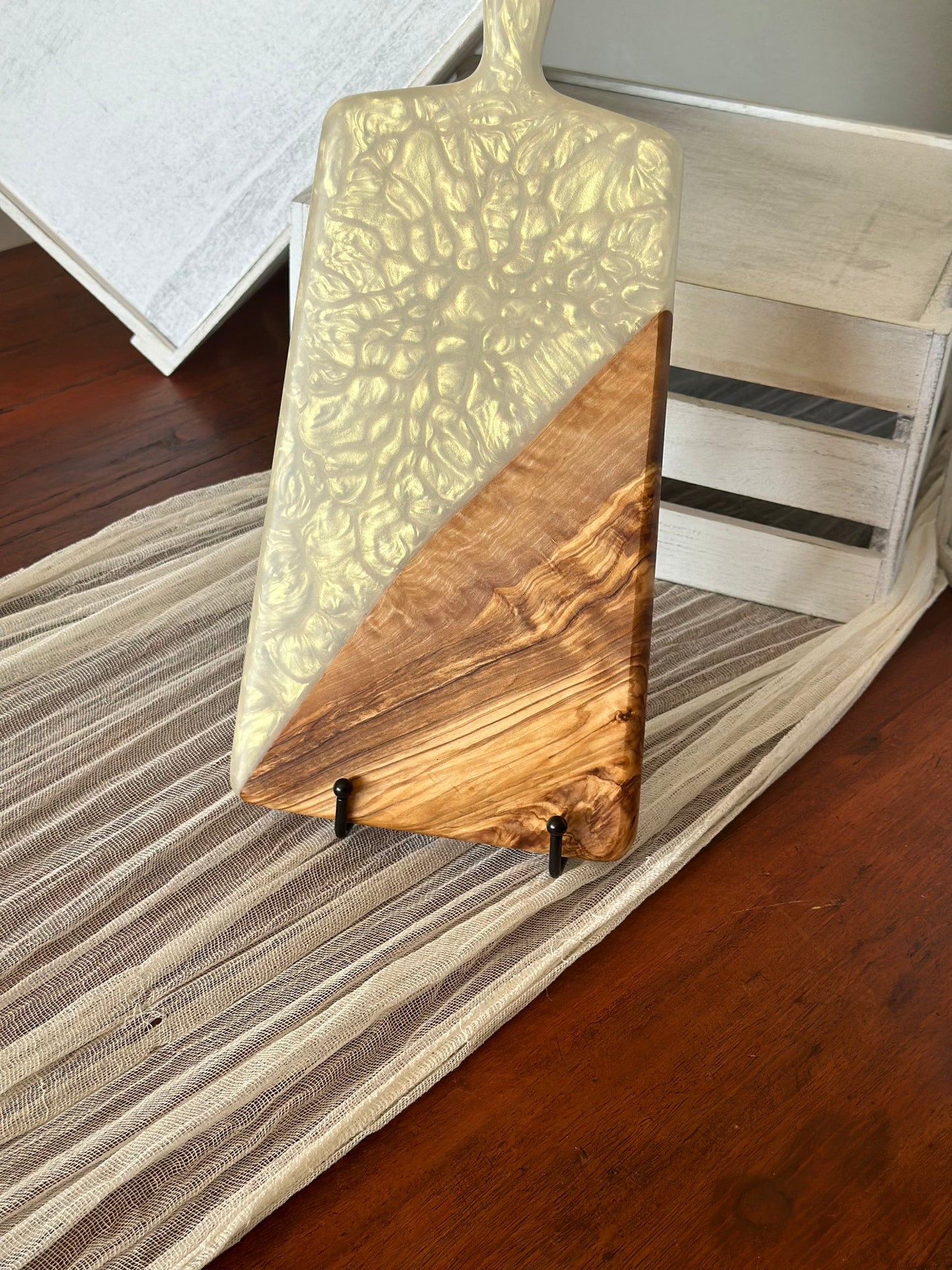 Olivewood cutting board